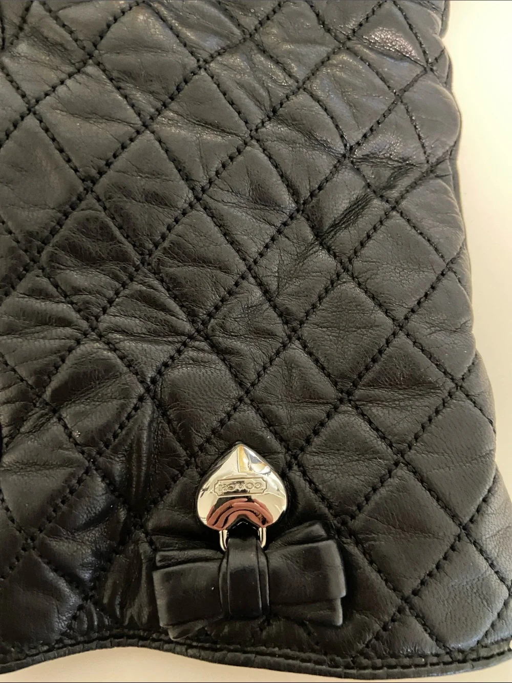 Coach Quilted Leather Bow And Heart Charm Gloves A1